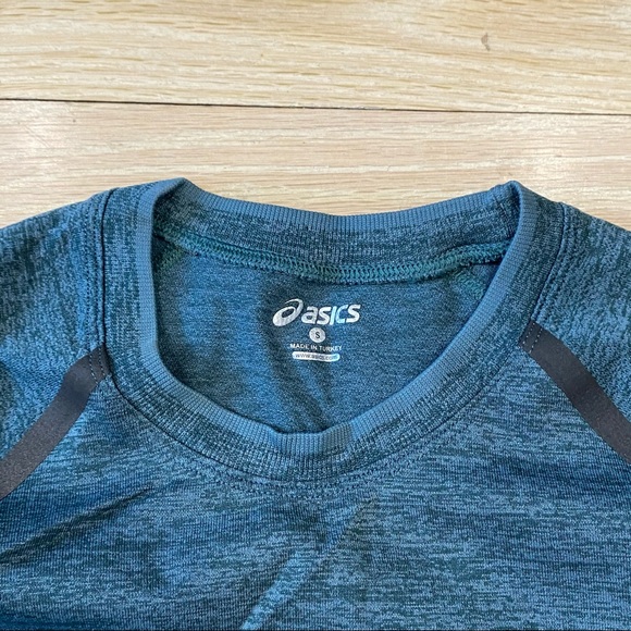 ASICS performance running / exercise tee - Picture 2 of 6